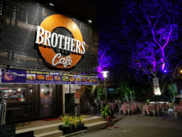 Brothers Cafe outside