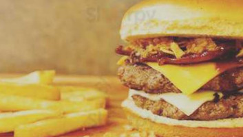 Emy Burger food