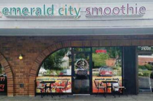 Emerald City Smoothie inside