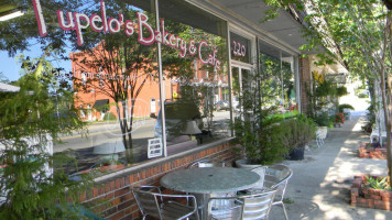 Tupelo's Cafe inside