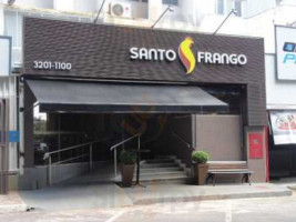 Santo Frango outside