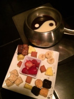 The Melting Pot food