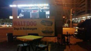 Waltdog- Hot Dog E Hamburguers inside