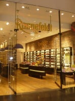 Ronnefeldt Tea Lounge inside