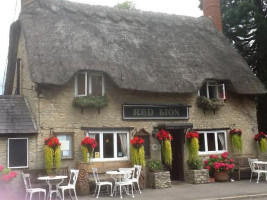 The Red Lion inside