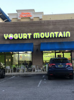Yogurt Mountain outside