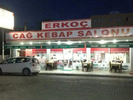 E.koç Cağ Kebabı inside