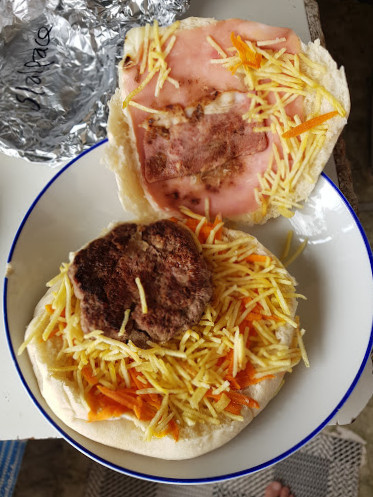 Bora La Comer Innen