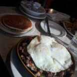 Three Sons Comida