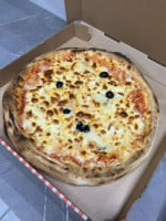 Pizza Delle Alpi food