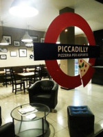 Pizzeria Piccadilly inside