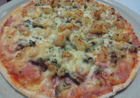 Pizzaria Italia food