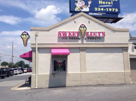 Sweet Lucy's outside