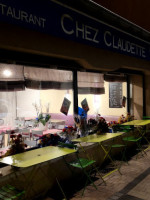 Chez Claudette inside