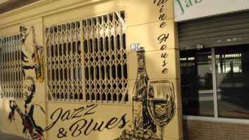 Cafe Jazz&blues outside