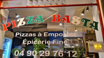 Pizza Basta food