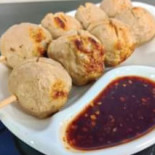 ลิ้ม เหลา ลูกชิ้นปลาสด รามอินทรา Comida