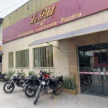 Petts Gril Exterior