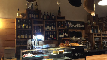 La Vinoteca food