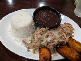 Toby's Latin Grill food