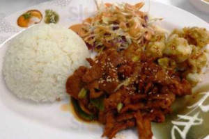 Manna Asian Cuisine food