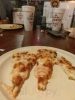 Larry's Pizza food