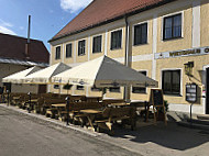 Wirtshaus Oberbachern outside