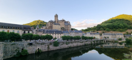 Auberge Saint Fleuret outside