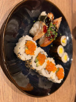 9-ni Running Sushi food
