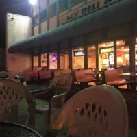 Al's Deli & Grill inside