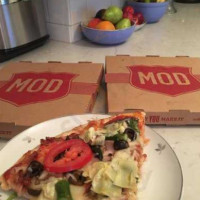 Mod Pizza food