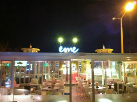 Eme Lounge inside