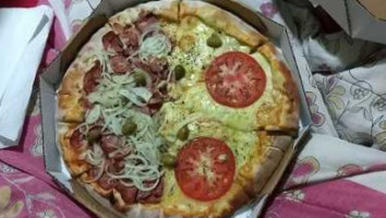 Family's Pizza food