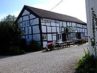 Farmers Arms outside