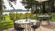 La Terrasse Du Lac food