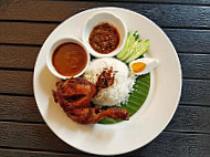 Nasi Kukus Pohon Besar food