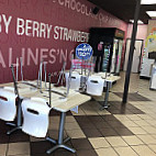 Baskin Robbins 31 Flavors outside