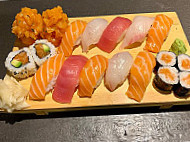 Fujiyama Sushi food