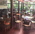 Cafe Paris Joinville inside