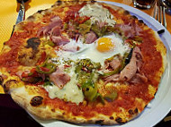 Pizza Del Castello food