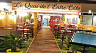 Le Quai De L'entre Cote inside