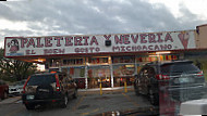 Paleteria outside