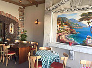 Marinara Cafe and Restaurant inside