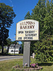 Hillman's Bakery outside