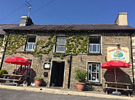 The Royal Oak Inn outside