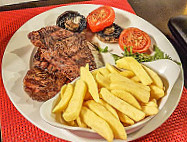 Y Fenni Steakhouse And Grill food