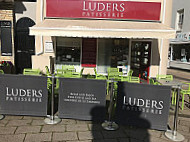 Luder's outside
