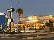 Frabotta's Beach Kitchen outside