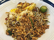 Sen Lek Thai Noodle inside