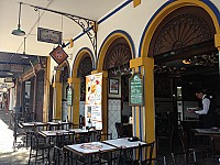 Bar do Mercado people